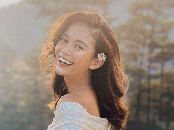 Á hậu Mâu Thủy xác nhận chia tay bạn trai vì chọn nhầm kích cỡ giày