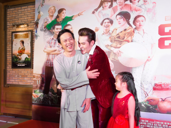 Nghệ sĩ Hoài Linh khen Võ Đăng Khoa giả gái giống… chị nuôi của mình