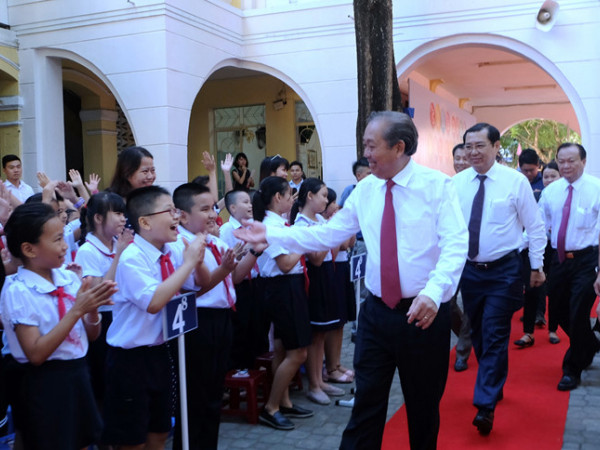 Phó thủ tướng Trương Hòa Bình dự lễ khai giảng ở ngôi trường gần 130 năm tuổi