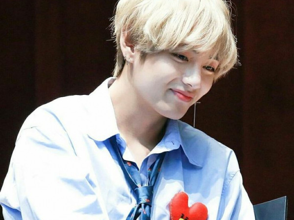 V (BTS) lại mất đi người thân, fan dặn nhau không sử dụng hashtag trên mạng xã hội