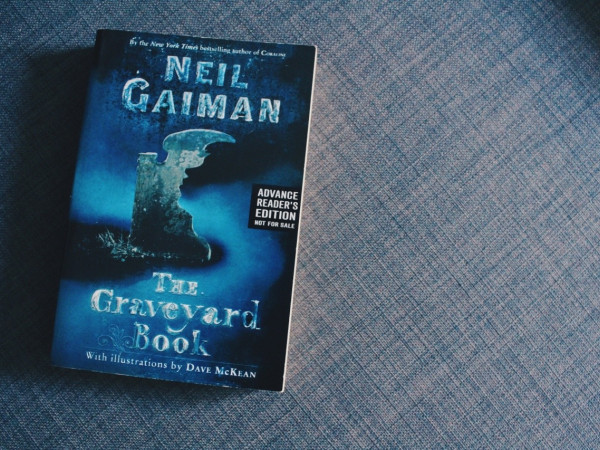 “Câu chuyện nghĩa địa”: Một thế giới huyền bí và mê hoặc ở bên kia ranh giới