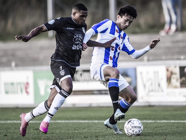 CĐV Việt Nam chiếm sóng trang chủ CLB Heerenveen sau trận đấu của Văn Hậu