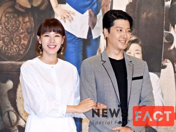 Chia tay Jiyeon (T-ara) chưa đầy 1 tháng, Lee Dong Gun hẹn hò người mới