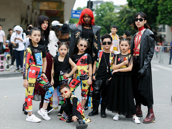 The Best Street Style ngày cuối: Sôi động hơn với rất nhiều phong cách độc đáo và ấn tượng