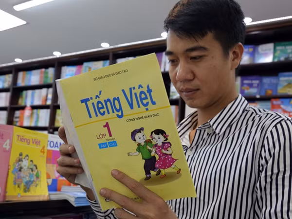Thẩm định cứng nhắc, nhiều bộ SGK cũng vẫn... như một?