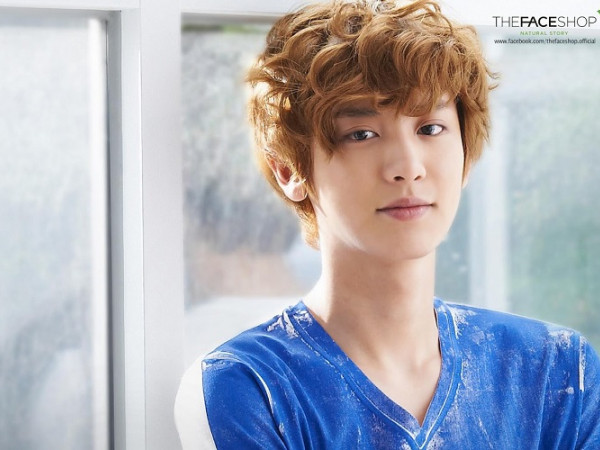 Tóc xoăn bồng bềnh đúng là bí mật nâng cấp ngoại hình của mỹ nam K-Pop