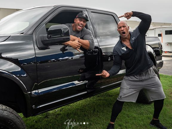 “The Rock” lại làm một việc khiến chúng ta yêu mến anh ấy nhiều hơn