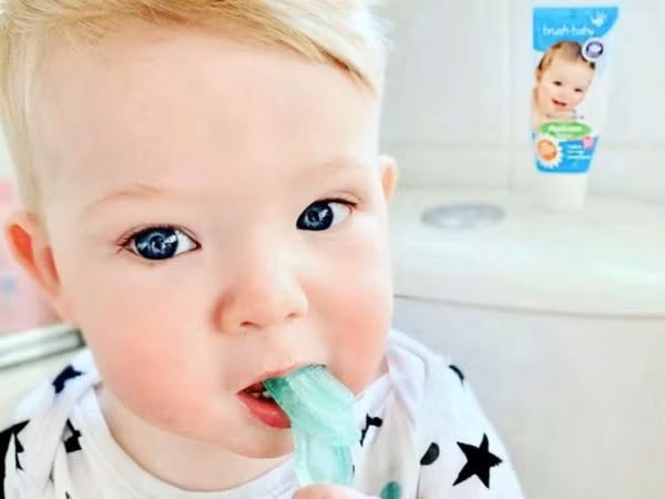 Cậu bé 2 tuổi nổi đình đám Instagram nhờ vẻ ngoài cực phẩm, kiếm được hàng tỷ đồng