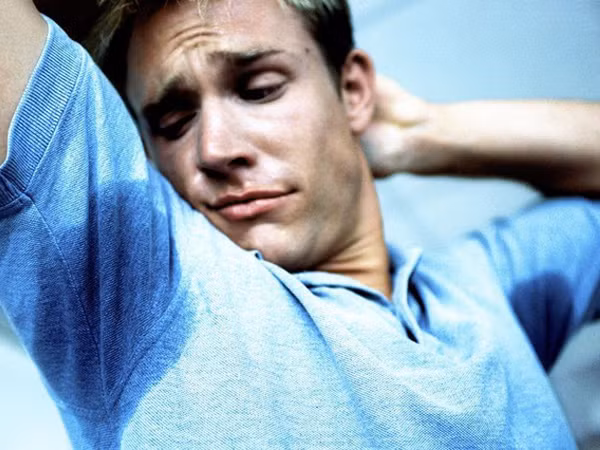 Mùi cơ thể thay đổi khi bạn ở gần người ốm