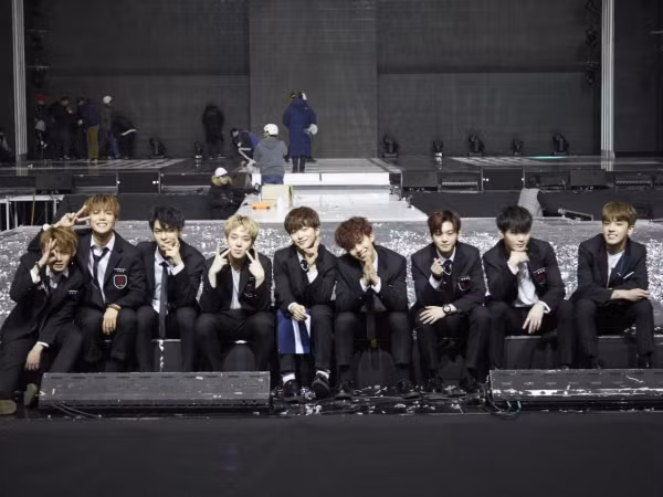 Cho rằng các cô gái chỉ thích đồ hiệu, thành viên nhóm chiến thắng MIXNINE bị "ném đá"