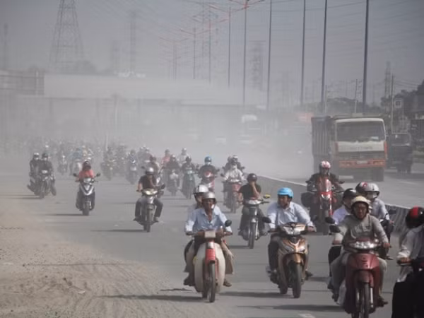 Trời Hà Nội mù mịt nhiều ngày: Không khí đang đạt mức cảnh báo ung thư