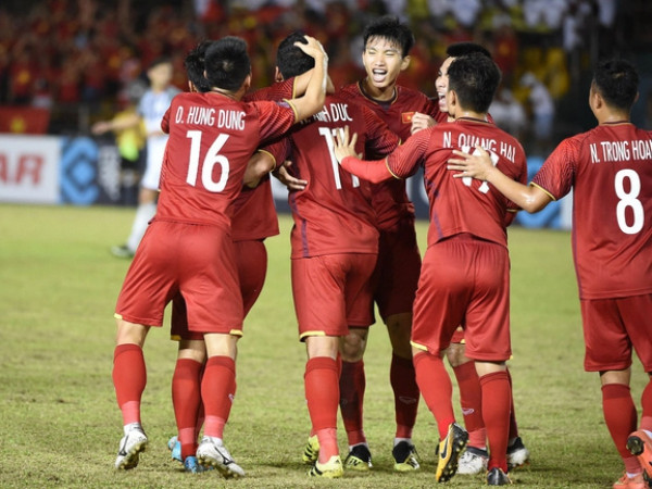 Vào chung kết AFF Cup sau một thập kỷ chờ đợi, thầy trò HLV Park Hang-seo nhận "mưa tiền thưởng"!