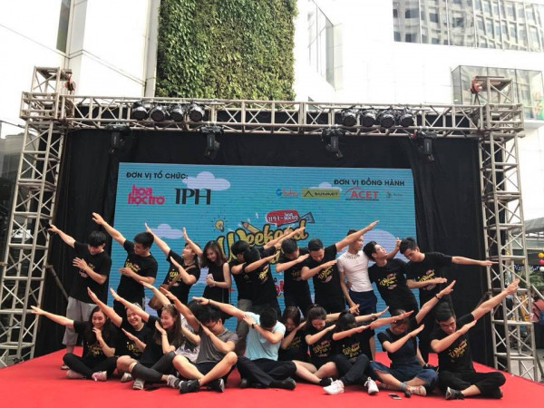 Mùa Hè này, mời bạn về chung một nhà với đại gia đình Hoa!