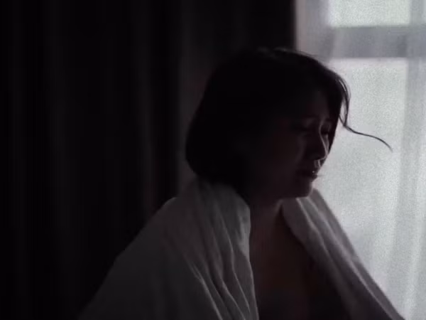 Emma khóc nấc, hồi hộp khi lần đầu diễn xuất bên cạnh Lãnh Thanh