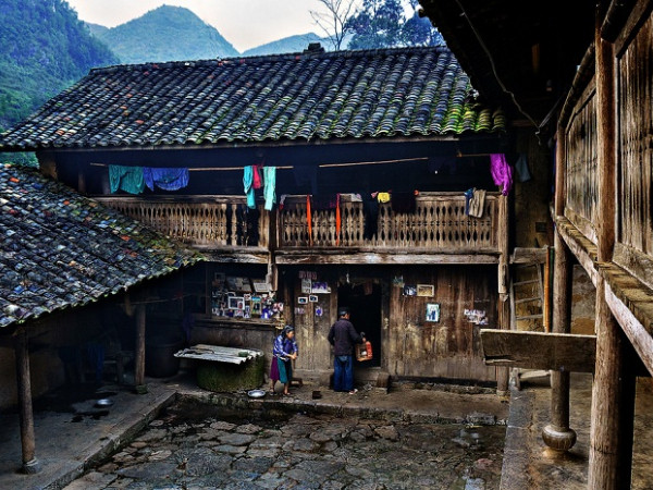 Ngôi nhà của Pao yên bình trên cao nguyên đá