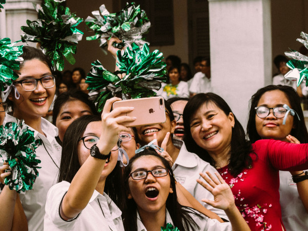 Cùng teen THPT chuyên Lê Hồng Phong (TP.HCM) gửi "lời tạm biệt" tuổi thanh xuân