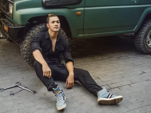 Diễn viên Vũ Tuấn Việt khoe vẻ nam tính trong bộ ảnh mới