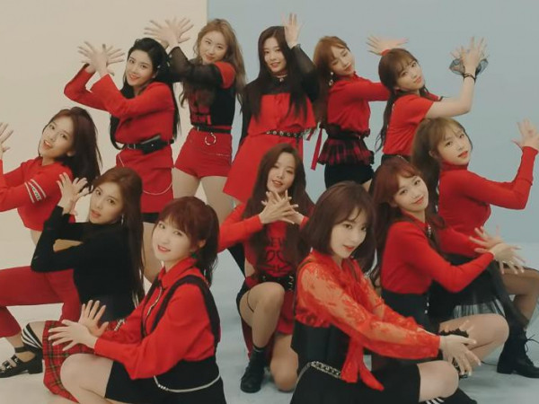 Vượt BLACK PINK, IZ*ONE chính thức trở thành nhóm nữ giành cúp nhanh nhất trong lịch sử K-Pop!