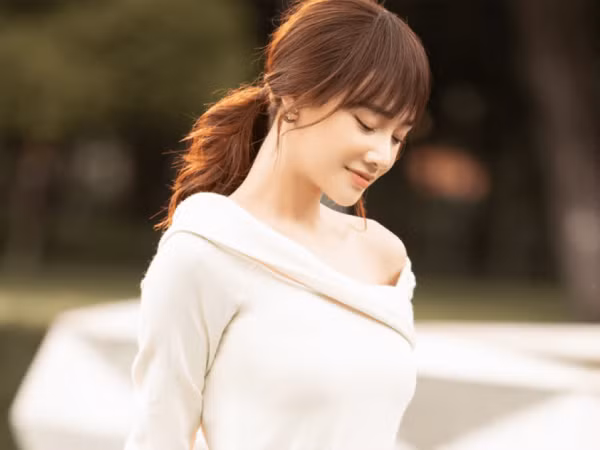 Nhã Phương kể về thanh xuân của chính mình qua bộ ảnh mới