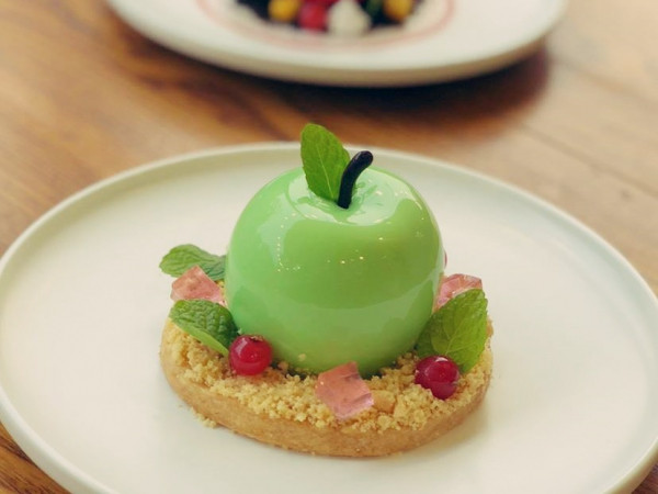 Bánh trái cây đẹp không góc chết, mới nhìn thôi mà đã như bị "bỏ bùa" rồi