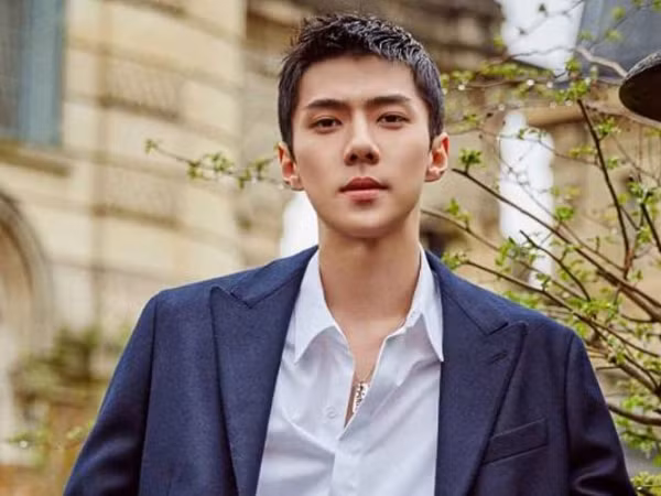 EXO-L chứng minh câu nói: "Tạp chí cứ việc xuất bản, doanh thu hãy để Sehun (EXO) lo!"