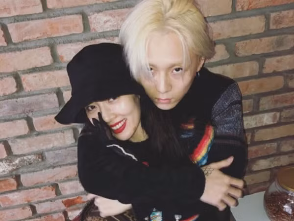 Ngạc nhiên chưa, đến Hyuna cũng mắc bệnh "sống ảo", thích khoe trên mạng xã hội?
