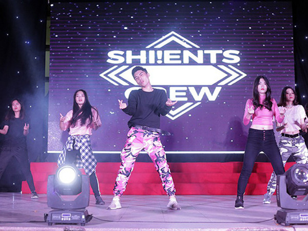 Teen Chu Văn An xinh đẹp, lộng lẫy trong lễ tri ân và trưởng thành đầy cảm xúc