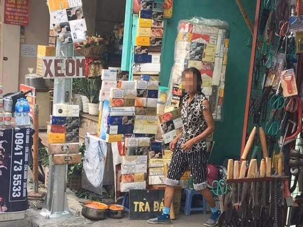 Bày bán thuốc lá ở Việt Nam: Quy định chỉ là… quy định!