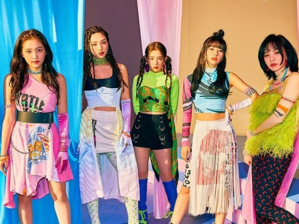 Ngược đời như Red Velvet: trang phục bị chê nhưng kiểu tóc thì đẹp mọi góc nhìn