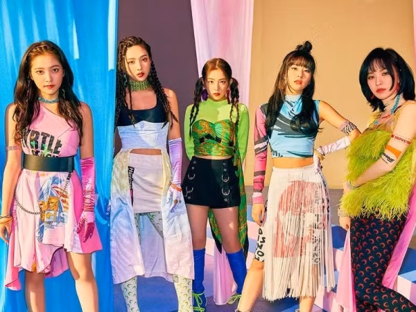 Ngược đời như Red Velvet: trang phục bị chê nhưng kiểu tóc thì đẹp mọi góc nhìn