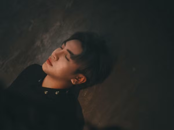 Học tập Selena Gomez, thành viên nhóm Zero 9 thực hiện quay MV solo bằng điện thoại iPhone