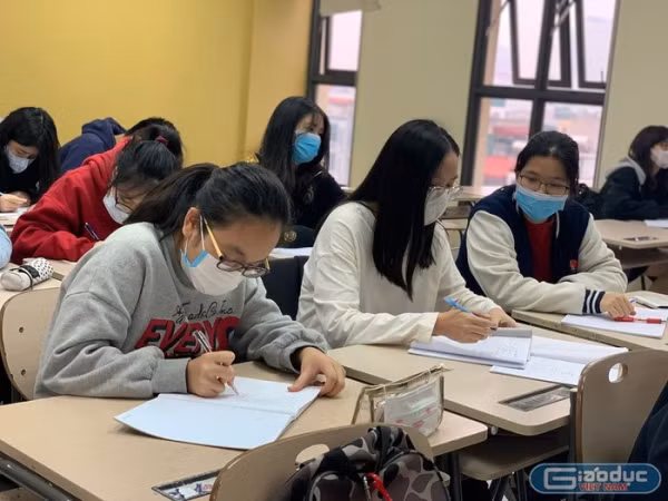 Hà Nội: Lo ngại lây lan virus corona, hàng trăm học sinh trường Marie Curie tự nghỉ học