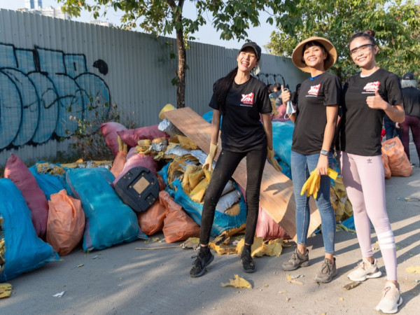Top 3 Hoa hậu H'Hen Niê, Hoàng Thuỳ, Mâu Thuỷ cùng chung tay dọn rác