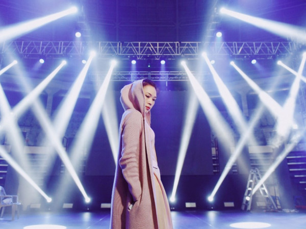 Mỹ Tâm tổng duyệt sân khấu trước giờ G show diễn đầu tiên tại Hàn Quốc