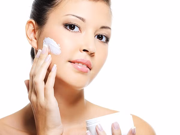 Không dưỡng ẩm da mùa hanh khô có tác hại thế nào?