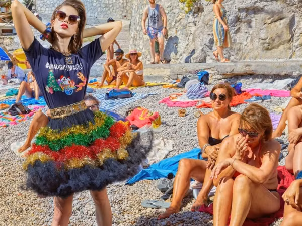 Dolce & Gabbana lại bị tố phân biệt giàu nghèo, miệt thị cơ thể người khác