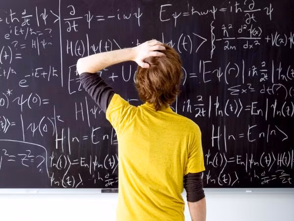 Teen lớp 9 TP.HCM: Lo lắng và cả háo hức làm quen với đề thi thực tế hơn