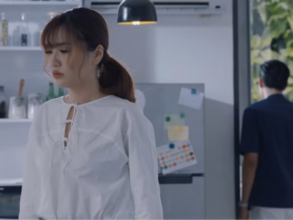 Bích Phương bất ngờ tung MV đậm chất ngôn tình bên người mẫu nam điển trai Quang Đại 