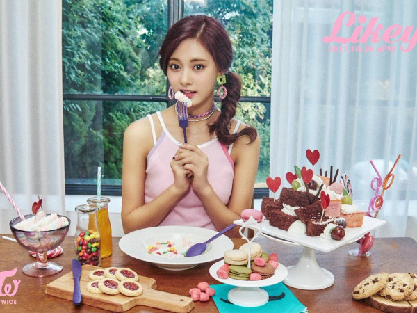 Tzuyu (TWICE) thường xuyên thay đổi một chi tiết trên khuôn mặt mà ít người nhận ra