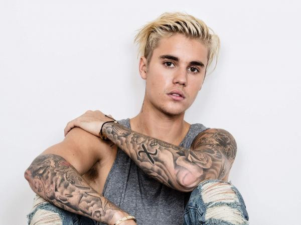 Justin Bieber không nghỉ ngơi, quyết tâm nối dài vận may qua năm 2017  