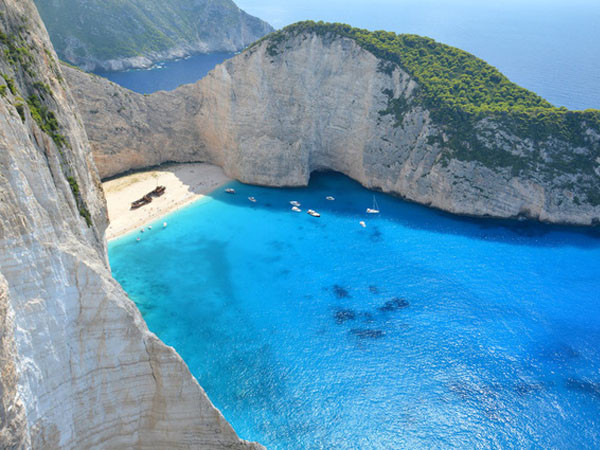 Bãi biển tình tứ của “Hậu duệ Mặt Trời” là bãi biển đẹp nhất thế giới 2018