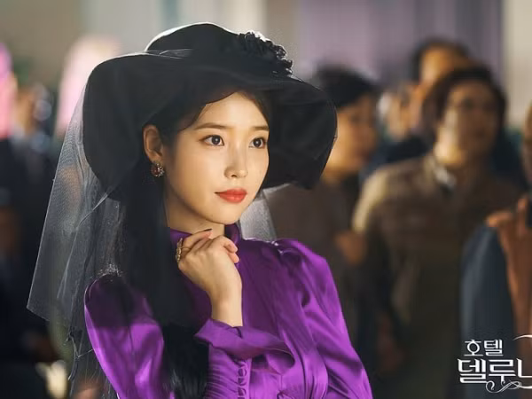 Thôi xong, mỹ nam này đã giành chức “trưởng fandom IU” của Jungkook rồi này