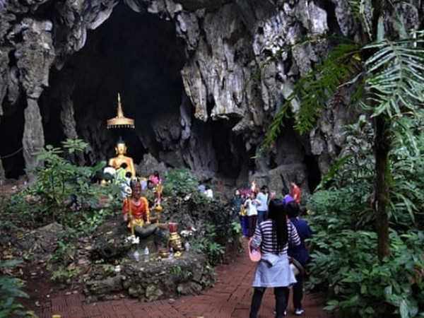 Hang động đội bóng thiếu niên Thái Lan bị mắc kẹt bất ngờ trở thành địa điểm du lịch nổi tiếng