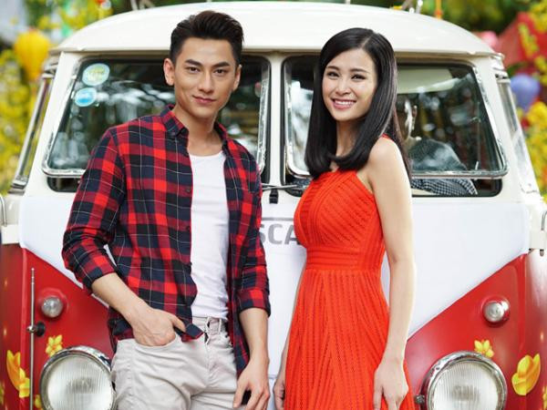 Isaac, Đông Nhi xuống phố rủ nhau đón Tết sớm, diện trang phục đỏ rực