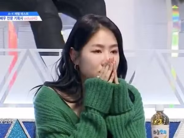 Soyou bật khóc khi thấy nam diễn viên Park Sun Ho trong tập đầu tiên của "Produce X 101"