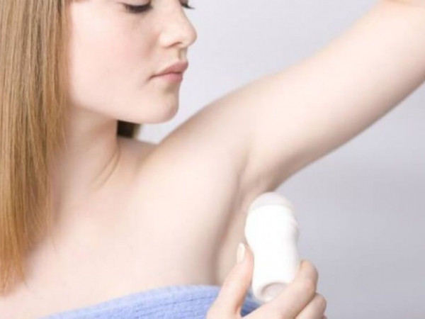 Giúp bạn “trang bị kiến thức” về các loại lăn khử mùi, giúp mùa Hè thơm thật thơm nào!