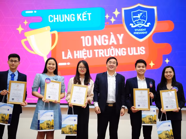 Sinh viên ĐH Ngoại ngữ - ĐHQG Hà Nội tranh tài để làm... hiệu trưởng