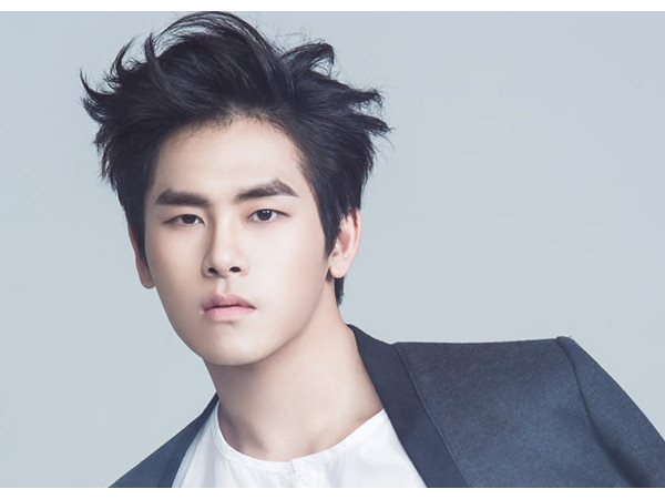 Gặp Hoya trên màn ảnh Việt trong "Văn phòng lấp lánh" 