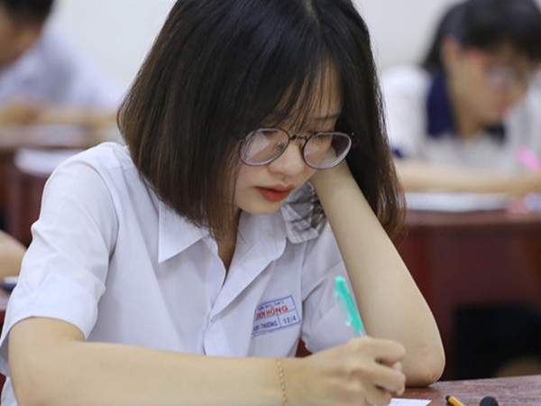 Thí sinh xét tuyển vào ngành sư phạm phải cao từ 1,5m trở lên