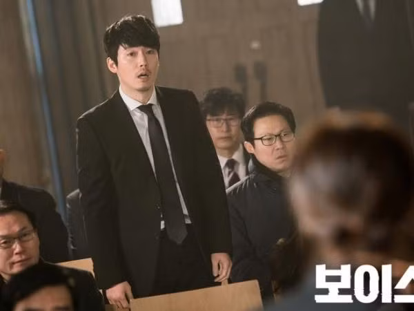 Phim hình sự Hàn phải làm mờ hình ảnh, giảm âm lượng vì quá bạo lực?